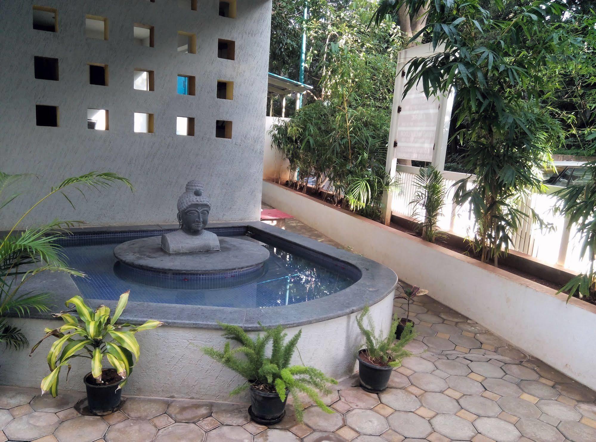 Vinaya Royal Inn Kammasandra Exterior foto